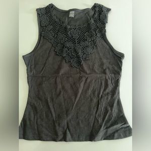 Black embroidered lace tank top Shein Small NWOT